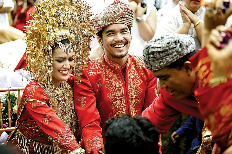 Kejutan Cinta Mario Dita Dalam Adat Minang - Ratu Anandita 