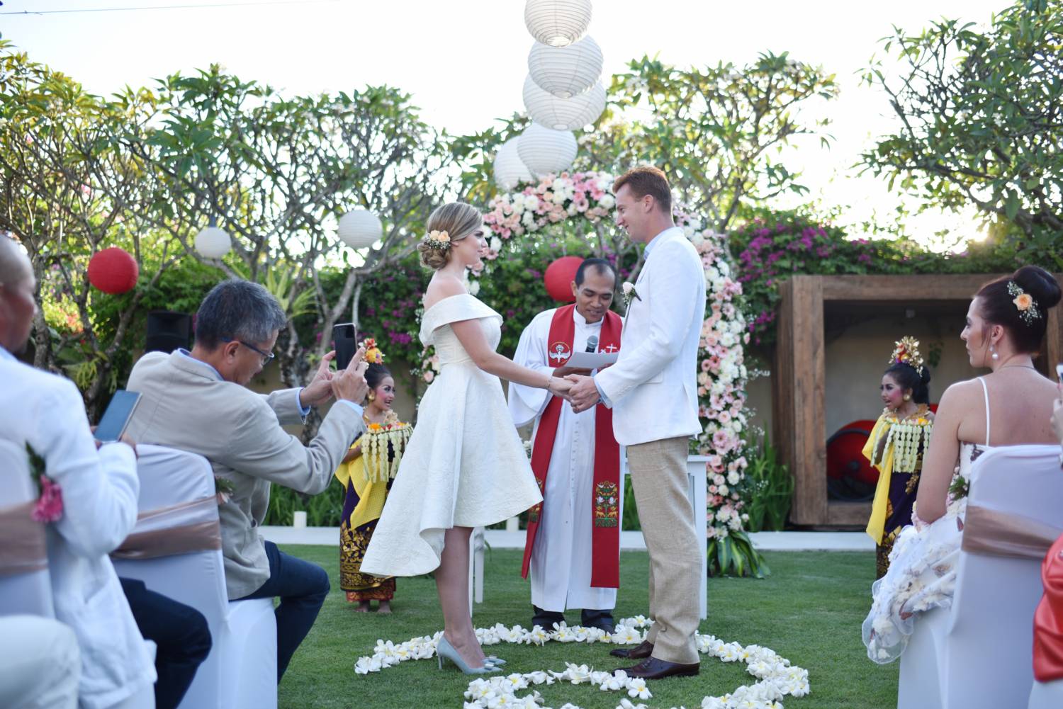 Angelika & Phillipe Simple White Wedding At Uma Sapna 